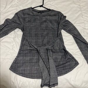 Plaid Long Sleeve Top with versatile tie for waist